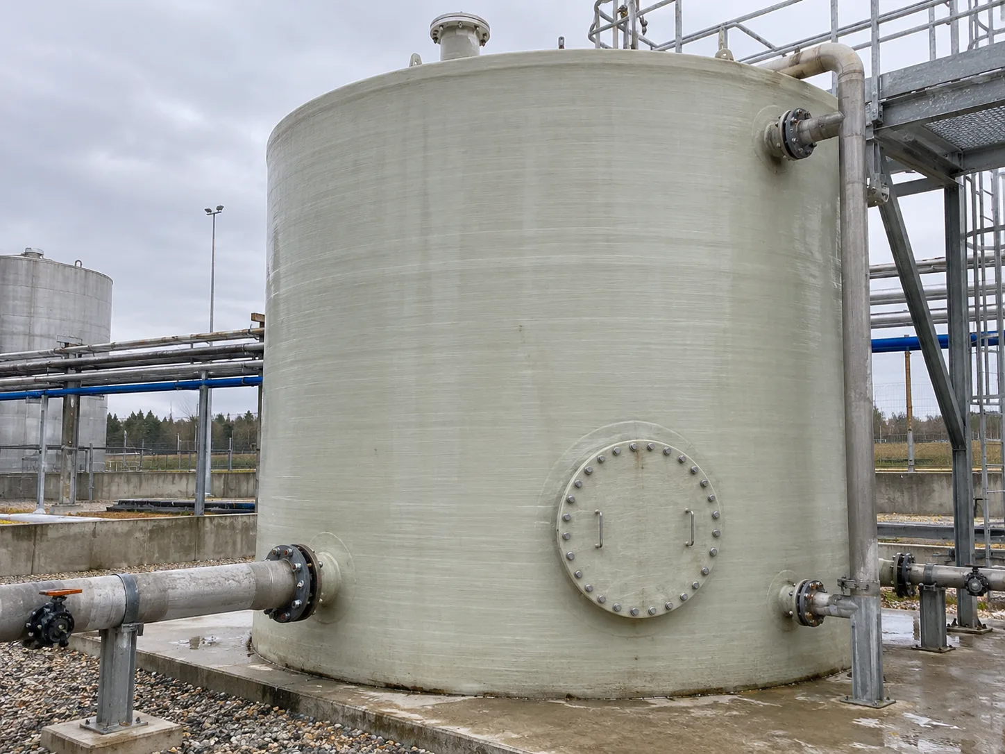 Tanks and tank linings